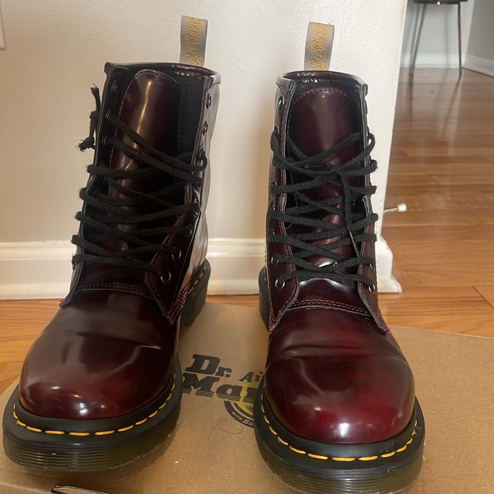 Dr. Martens AirWair w bouncing soles Size 7 VEGAN Cherry Red